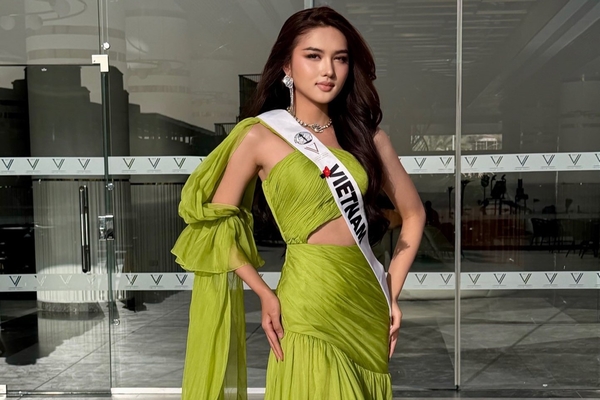 Trang phục dân tộc của Á hậu Thu Ngân được điều chỉnh đến phút chót Trang phục dân tộc của Á hậu Thu Ngân được điều chỉnh đến phút chót