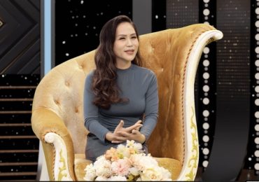 Từ tuổi thơ thiếu thốn nhưng ấm áp yêu thương đến con đường âm nhạc bền bỉ của ca sĩ Hồng Mơ