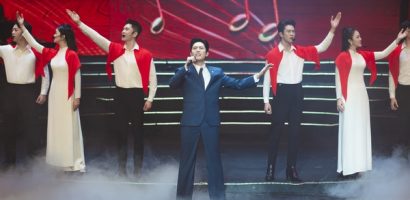 Anh Tú trình diễn ca khúc tự sáng tác ‘Thưa Đảng’