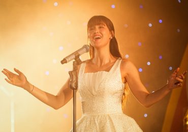 Người đẹp và quái lạ: Khi diva hết thời mượn danh tiếng ca sĩ Gen Z để lấy lại hào quang