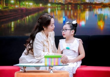 Điều con muốn nói: Bé gái 8 tuổi mắc bệnh bẩm sinh về mắt, hiểu chuyện đến đau lòng