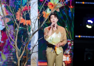 Ca sĩ Long Nhật khóc như mưa khi nghe Trần Tuấn Kha hát