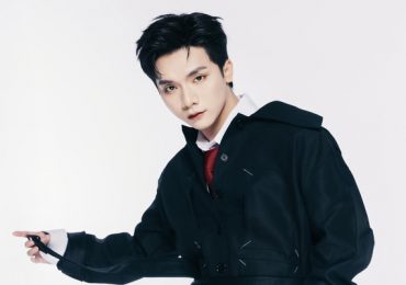 Vương Bình chính thức tung album ‘Ấn Bản Kim’ kết hợp những giọng ca khủng