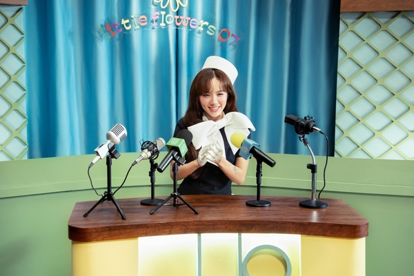 Vỗ Tay cho một Việt Nam ‘chân cứng đá mềm’ trong MV đầy tự hào của Phương Ly Vỗ Tay cho một Việt Nam ‘chân cứng đá mềm’ trong MV đầy tự hào của Phương Ly