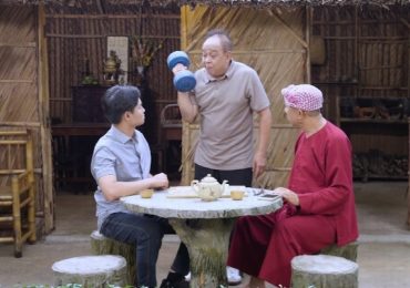 Nghệ sĩ Tiểu Bảo Quốc vận động quá sức