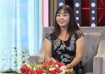 Sản phụ mới sinh 1 ngày nửa đêm leo từng thùng container để tìm giấy chứng sanh cho con