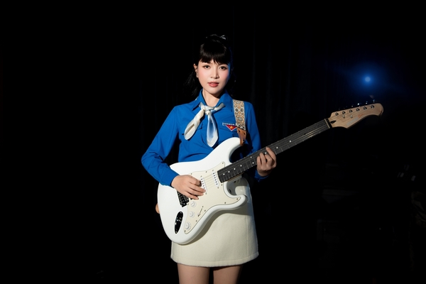 Nguyễn Duyên Quỳnh ‘bắt tay’ Nguyễn Văn Chung lan tỏa năng lượng tích cực trong ‘Thanh niên Việt’ Nguyễn Duyên Quỳnh ‘bắt tay’ Nguyễn Văn Chung lan tỏa năng lượng tích cực trong ‘Thanh niên Việt’