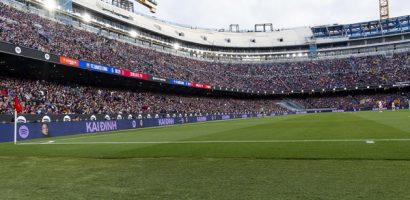 Kai Đinh là nghệ sĩ Việt đầu tiên được vinh danh tại ‘thánh địa’ bóng đá thế giới