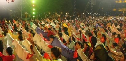 1.000 bạn trẻ mặc Việt Phục đồng diễn trong ngày hội Tóc Xanh Vạt Áo lần VI