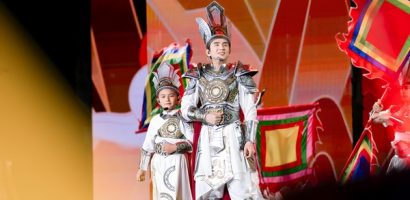 Đan Trường tái hiện sân khấu kỵ binh hoành tráng cùng con trai