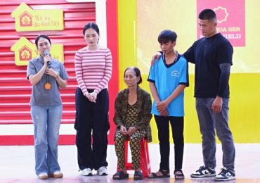 Mai Phương nghẹn ngào khi nghe ước mơ có bữa cơm đủ đầy của cậu bé sớm gánh vác gia đình