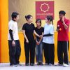 Cris Phan nghẹn ngào trước những câu chuyện của các bé gái mồ côi cả cha lẫn mẹ