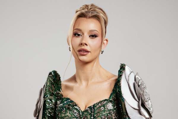 Miss Cosmo 2025 Yolina Lindquist góp mặt trong top mỹ nhân đẹp nhất năm
