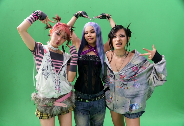 m tú trở lại với MV ‘NÓI EM ĐIÊN’