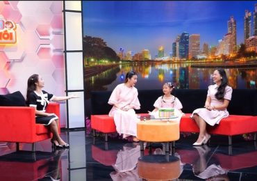 Điều Con Muốn Nói: 9 giờ tối mới về đến nhà – Lịch học xuyên đêm gây choáng váng của cô bé 8 tuổi