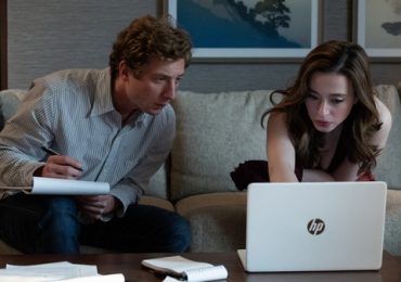 Aaron Sorkin trở lại với phim về Facebook sau 15 năm