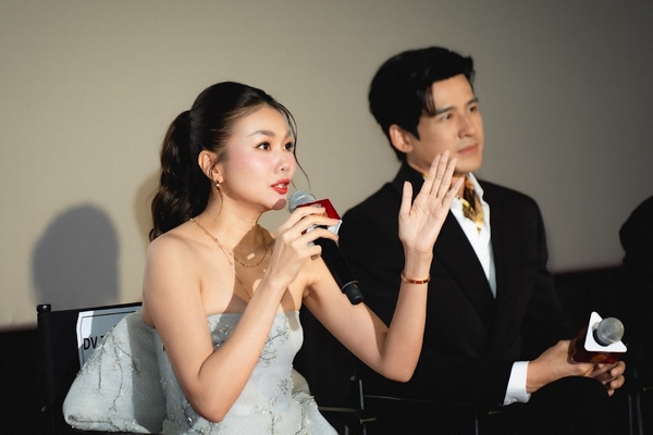 Dàn diễn viên xúc động trong đêm công chiếu đầu tiên của ‘Mesdames Thanh Sắc’