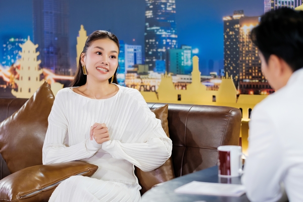 Chồng nhạc trưởng soạn nhạc cho cảnh nóng của Thanh Hằng