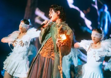 GREY D chứng minh đẳng cấp concert nghệ thuật với ‘Ánh Sáng • Màn Đêm’