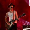 Khán giả TP.HCM trải nghiệm concert lúc nửa đêm với Microwave và Bức Tường