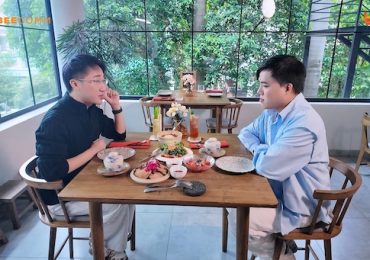 Duy Khương thích thú trước nhà hàng chay đẹp như tiệm bánh, mê mẩn món cà chua ngâm hoa nhài