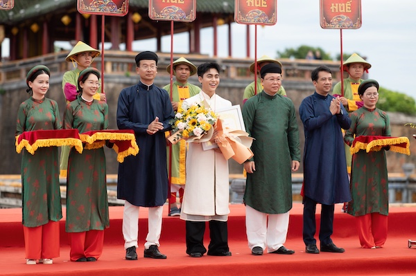 MONO chính thức trở thành Sứ Giả quảng bá di sản Huế nhiệm kỳ 2026-2030