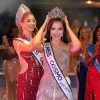 Đương kim Miss Cosmo Yolina Lindquist công du Anh Quốc