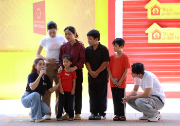 Ốc Thanh Vân, Trần Ngọc Vàng và Thùy Anh bật khóc trước cậu bé gánh vác gia đình