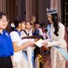 111 thí sinh Miss World trao quà cho học sinh Khánh Hòa