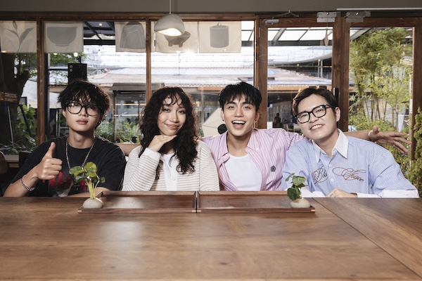 MONO làm host quán trà tâm sự cùng Mỹ Anh và LowG