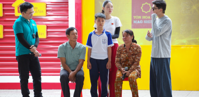 MC Đại Nghĩa bật khóc trước xót xa cậu bé 11 tuổi mồ côi cả cha lẫn mẹ tại ‘Mái Ấm Gia Đình Việt’