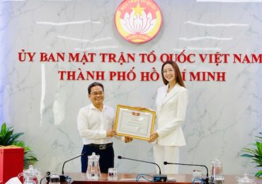 Hoa hậu Bảo Ngọc nhận bằng khen về hoạt động cứu trợ, an sinh xã hội